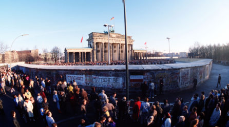 Los medios de comunicación fueron actores centrales en el 23-F y la caída del muro de Berlín