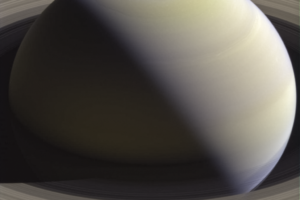 Caracterizado un sistema de nieblas en capas de Saturno
