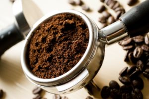 Un método innovador recupera los granos de café agotados para materia prima para la fabricación de biocombustibles y bioproductos