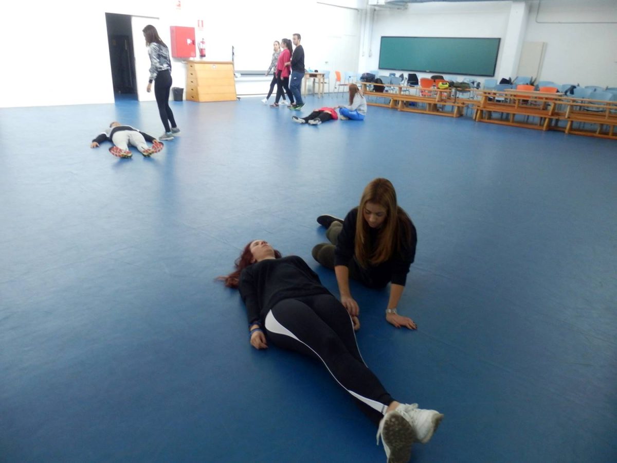 Alumnas de la Facultad de Educación de Palencia realizan una práctica de Educación Física