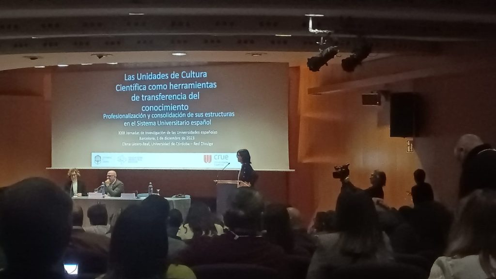 Elena Lázaro, de la Universidad de Córdoba, presenta el diagnóstico de las unidades de cultura científica españolas en las XXIX Jornadas de Investigación de las Universidades Españolas