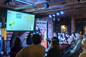 Un millar de personas acude a las charlas divulgativas de Pint of Science en Palencia, Segovia, Soria y Valladolid