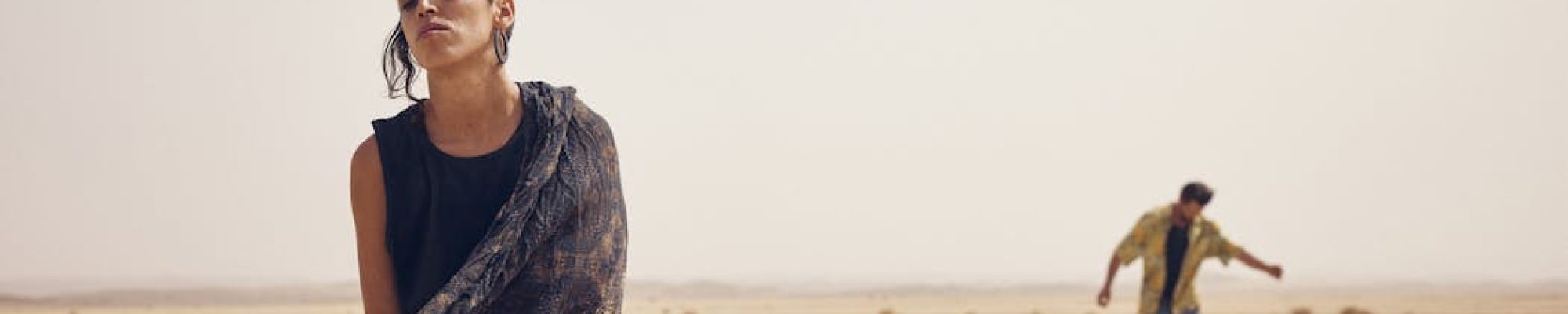 ¿Y si lo dejásemos todo y nos fuésemos al desierto? ‘Sirāt’ y la tentación de desaparecer de sí